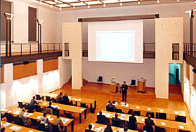 Bild des Sitzungssaales im TZU