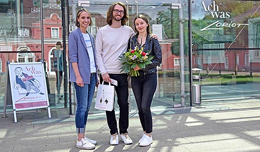 Kuratorin Dr. Sarah Hülsewig mit Tom Adams und Caroline Berg © LUDWIGGALERIE Schloss Oberhausen