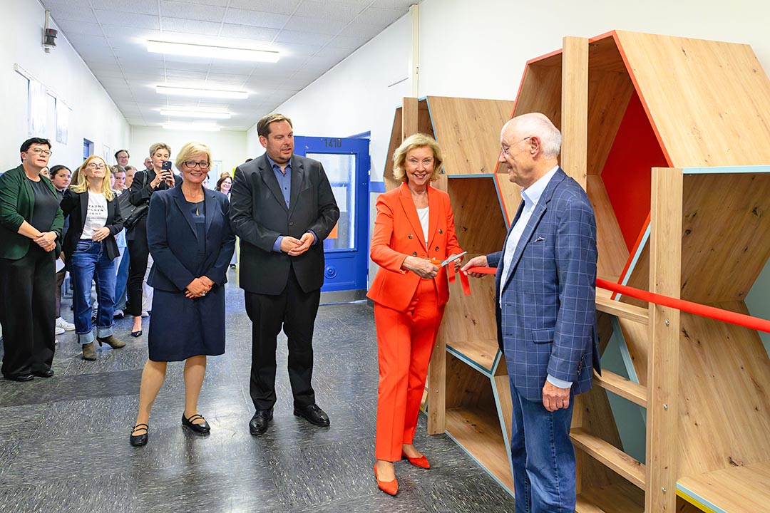 Im Beisein von Oberbürgermeister Daniel Schranz wurden die Lernnischen feierlich eingeweiht. (Foto: Stadt Oberhausen/Tom Thöne)