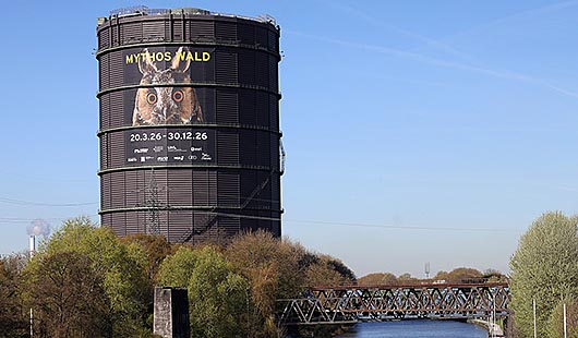 Gasometer Oberhausen am Kanal (Foto: Dirk Böttger)