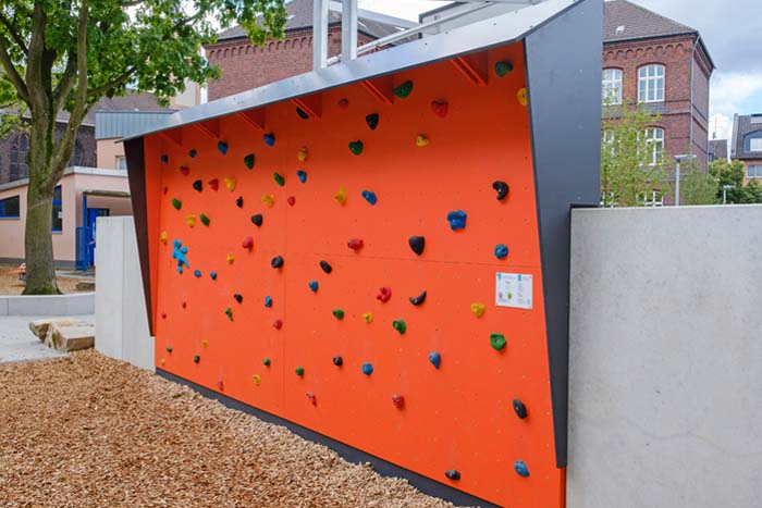 Boulderwand Steinbrinkschule