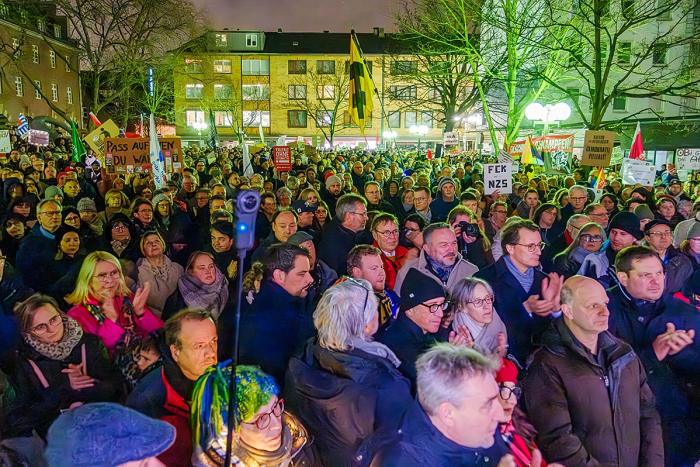 5000 Menschen demonstrieren in Oberhausen gegen Rechts