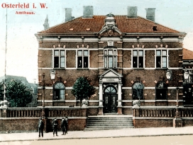 Historische Postkarte des alten Osterfelder Rathauses