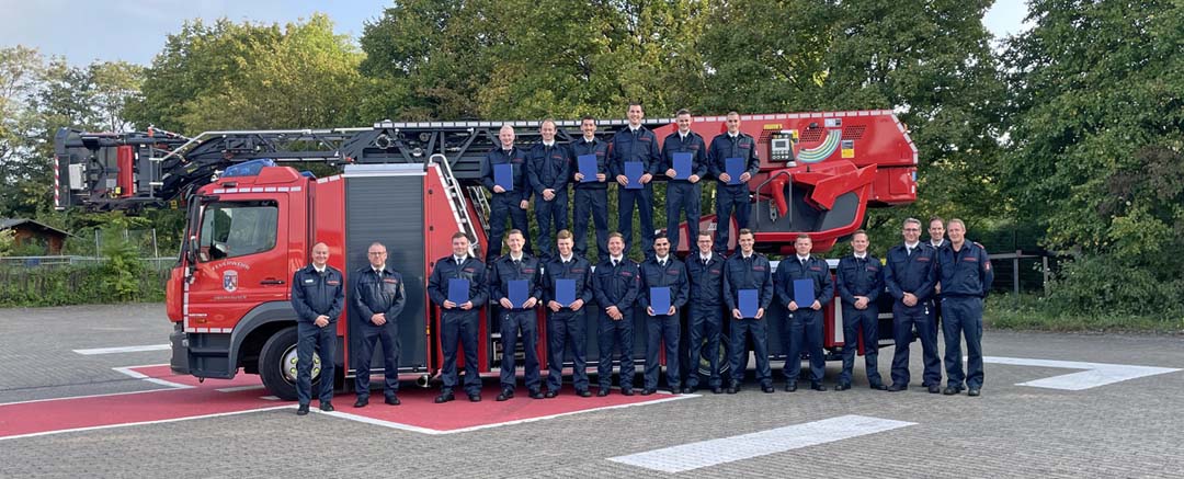 Feuerwehr - 11 neue Brandmeister