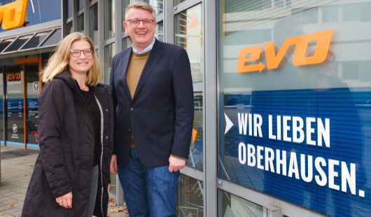 Stephanie Peters; (Fachbereichsleiterin Soziale Angelegenheiten bei der Stadt Oberhausen) und Dirk Lübbers (evo-Referent Forderungsmanagement)