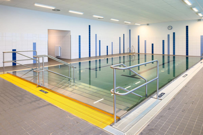 Blick in das Lehrschwimmbecken