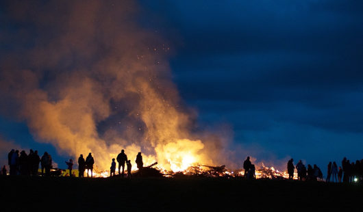 Osterfeuer. Foto: Pixabay/Stefan Geisler