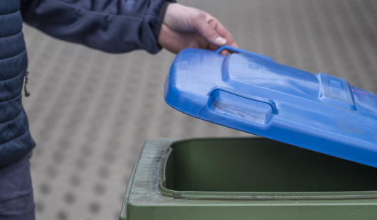Altpapiertonne (Foto: Stadt Oberhausen/Tom Thöne)