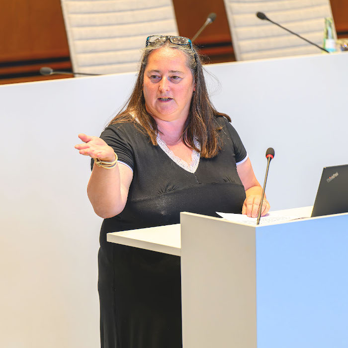 Die SPD-Ratsfraktionsvorsitzende Sonja Bongers führte in die Lesung ein. Über Luise Albertz sagte sie: „Ihre Rolle im Leben fand sie als Kümmerin und Mutter der Oberhausener Bevölkerung.“ Foto: Stadt Oberhausen/Tom Thöne 