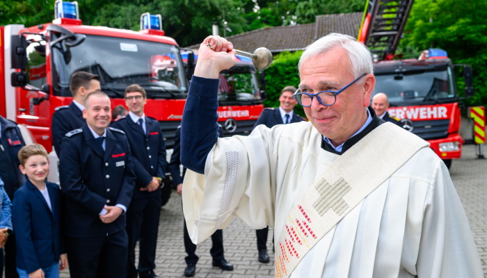 Das neue Gebäude wurde durch den Diakon Bernd Malecki offiziell geweiht und seiner Bestimmung übergeben. Foto: Stadt Oberhausen/Tom Thöne