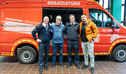 v. l. n. r.: Jörg Brandenburg (Leiter der Feuerwehr Oberhausen), Ergjyl Iseni (Feuerwehr Gostivar), Dominik Steger (stellvertretender Leiter der Feuerwehr Oberhausen), Amir Fazlija (Feuerwehr Gostivar). (Foto: Feuerwehr Oberhausen)