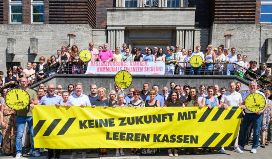 Beschäftigte der Stadt Oberhausen demonstrieren gegen die Finanznot der Städte