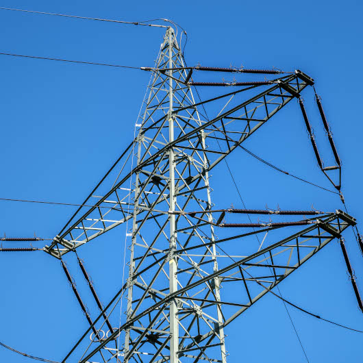 Strommast vor bleuem Himmel. Foto: Stadt Oberhausen/Tom Thöne
