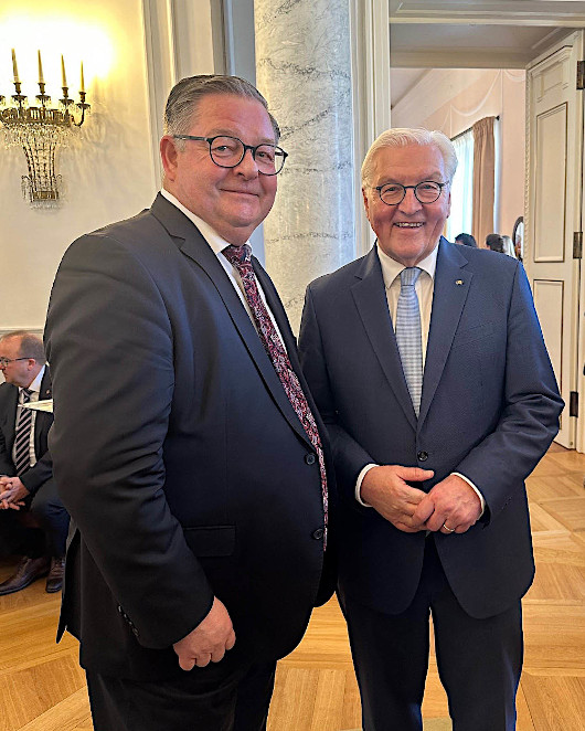 Bürgermeister Werner Nakot mit Bundespräsident Frank-Walter Steinmeier. (Foto: Stadt Oberhausen/Nakot)