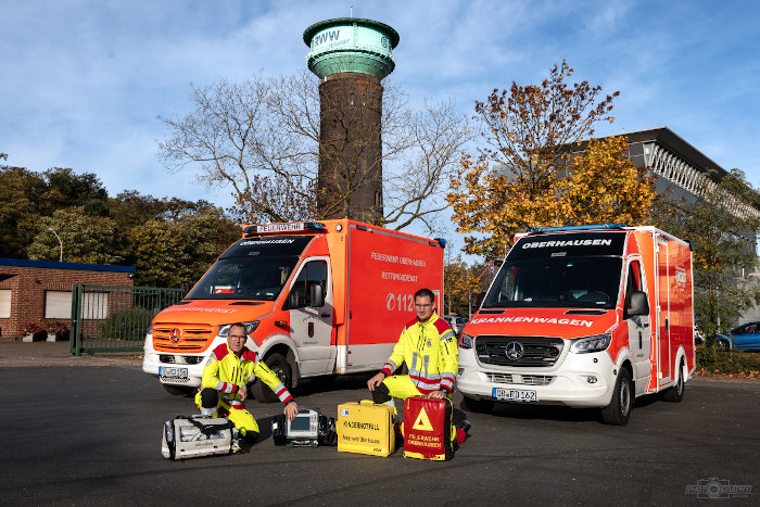 Rettungsdienst vorm Wasserturm