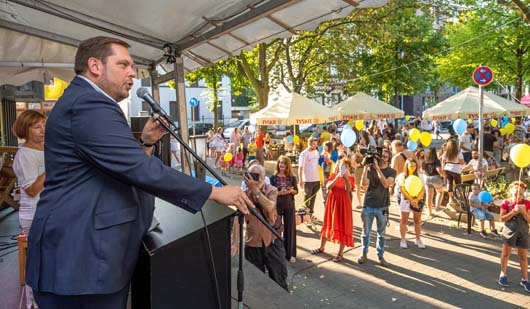 Oberbürgermeister Daniel Schranz begrüßte die Besucherinnen und Besucher des Festes