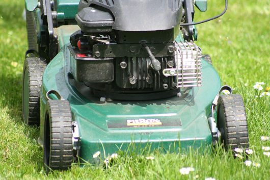 Rasenmärher Quelle: Kurt Bouda / pixelio