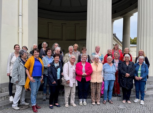 Zeigt Gruppenfoto Exkursion Aachen