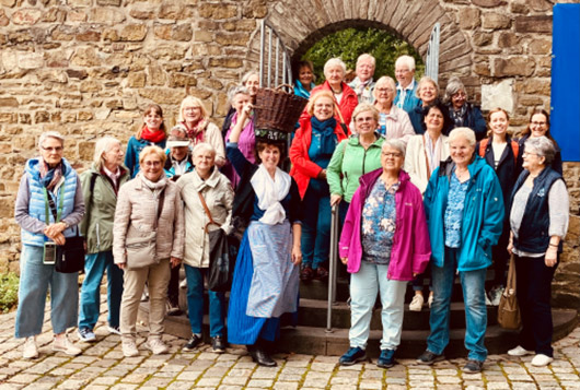 Gruppenfoto Frauenpolitisch unterwegs 2021