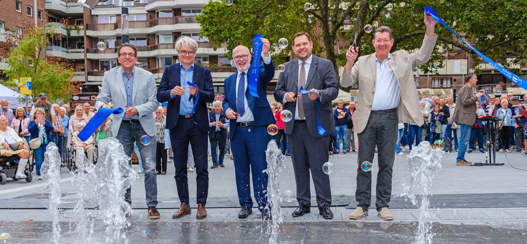 OB Schranz eröffnet mit weiteren Vertretern den kleinen Markt in Sterkrade