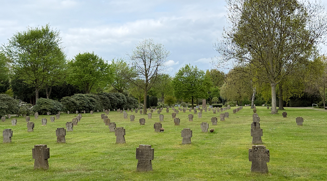 Ehrenfriedhof für deutsche Kriegstote des Zweiten Weltkriegs. Foto: Stadt Oberhausen/Jessica Tackenberg