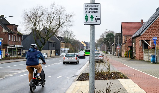 Neue Radfahrbeschilderung auf der Bahnstraße. Foto: Stadt Oberhausen/Tom Thöne