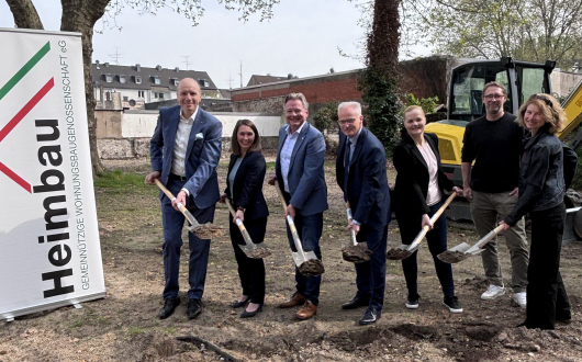 Spatenstich mit Oberbürgermeister Thorsten Berg für die Schillerhöfe. Foto: Stadt Oberhausen/Corinna Weiß