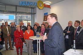 Oberbürgermeister Daniel Schranz begrüßte bei der Eröffnung des Büros zahlreiche Gäste. (Foto: Stadt Oberhausen)