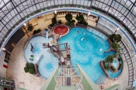 AQUApark Oberhausen - Blick von der Kuppel herab (Foto: Michael Reisch)