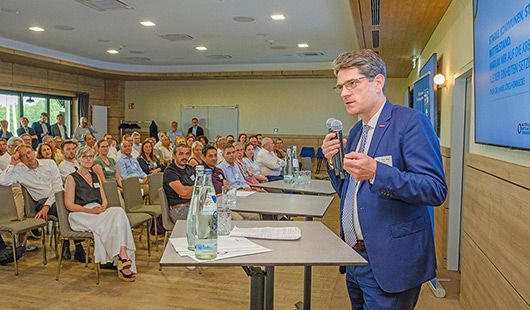 Hans Jörg Hennecke, Hauptgeschäftsführer Handwerk NRW, betonte die Bedeutung kleiner und mittelständischer Unternehmen.