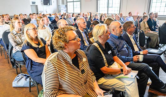 Teilnehmende an der Oberhasuener Arbeitsmarktkonferenz 2026 (Foto: Stadt Oberhausen/Tom Thöne)