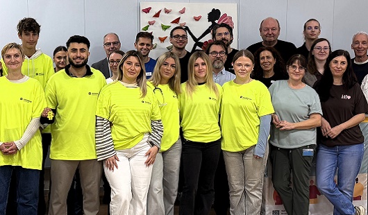 Vertreterinnen und Vertreter des Käthe-Kollwitz-Berufskollegs sowie der Initiative Pflegeberufe Oberhausen. (Foto: Stadt Oberhausen)