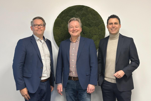 V.l.: Christian Basler, technischer Vorstand der evo, Thorsten Berg, Oberbürgermeister der Stadt Oberhausen, und Timm Dolezych, kaufmännischer Vorstand der evo (Quelle: evo)